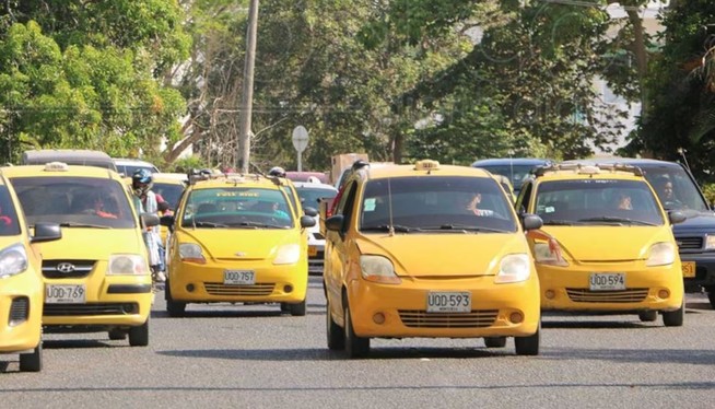 Sin decreto taxistas no pueden cobrar nueva tarifa