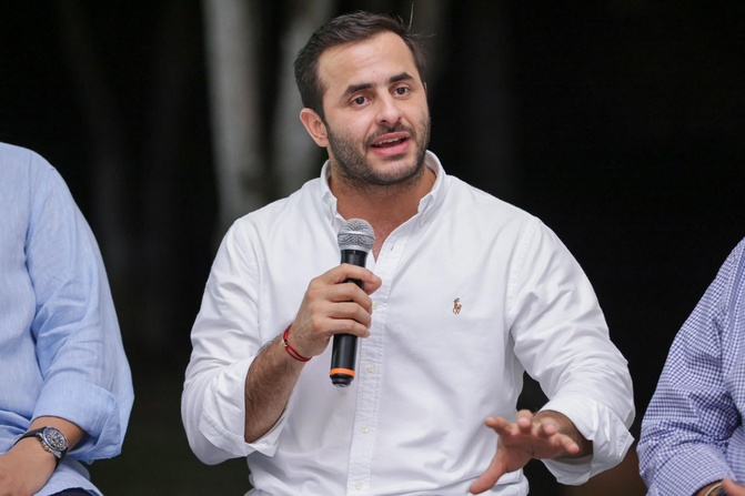 Fuerte reclamo del Gobernador a Airplan
