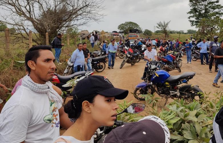 Bloqueo en Puerto Libertador: exigen docentes