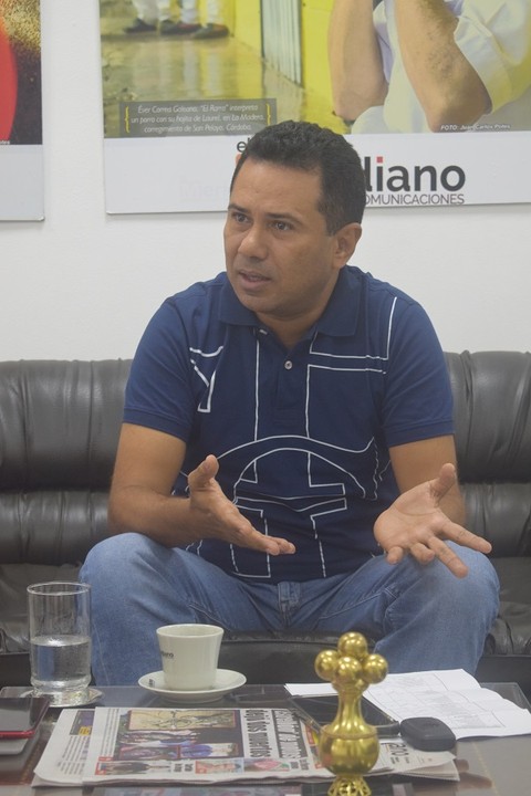 Diputado Álvarez propone no descartar las vías de hecho