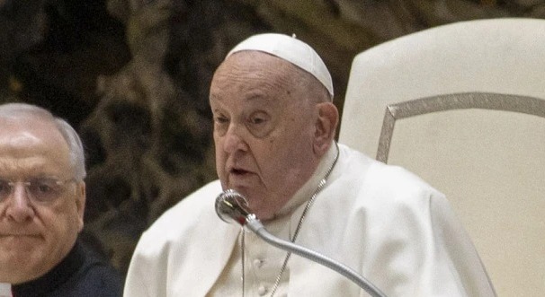 El Papa Francisco, nuevamente hospitalizado de urgencia