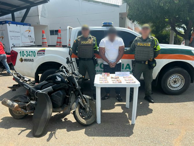 Lo capturaron con dinero falso