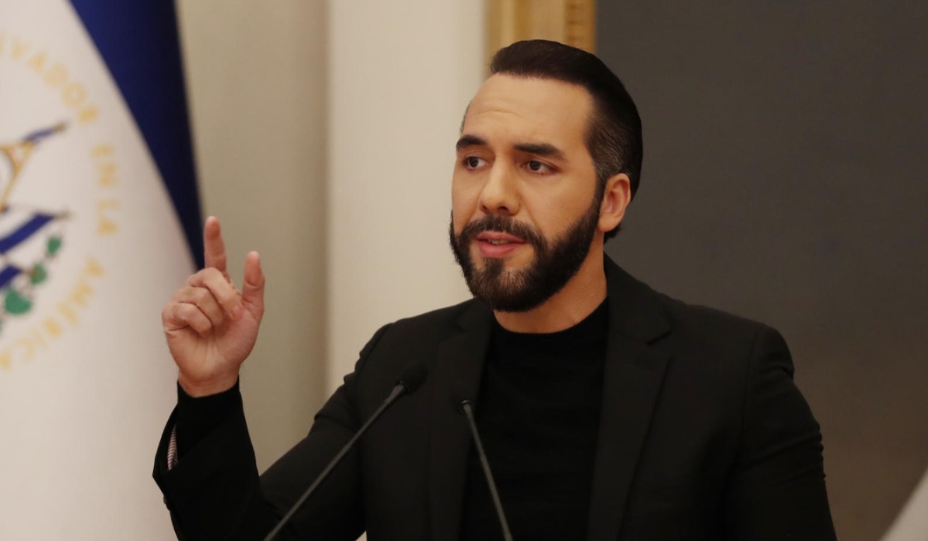 Bukele vuelve a criticar a Petro