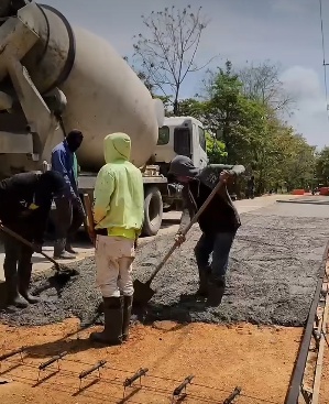 Avanzan trabajos en la vía El Portón - La Y de los Arrastres