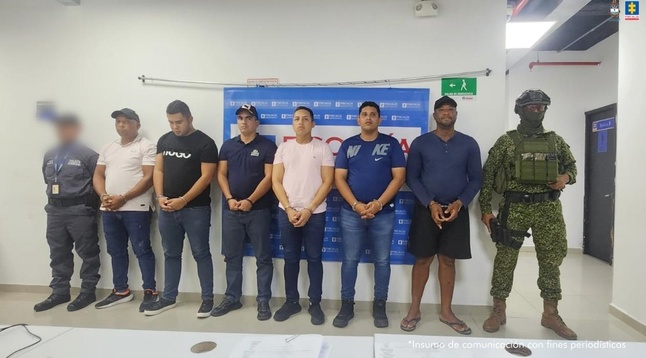 Oficiales de la Armada despachaban cocaína