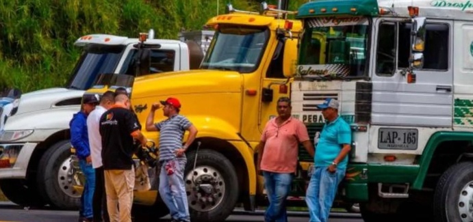 Camioneros piden reunión a minDefensa