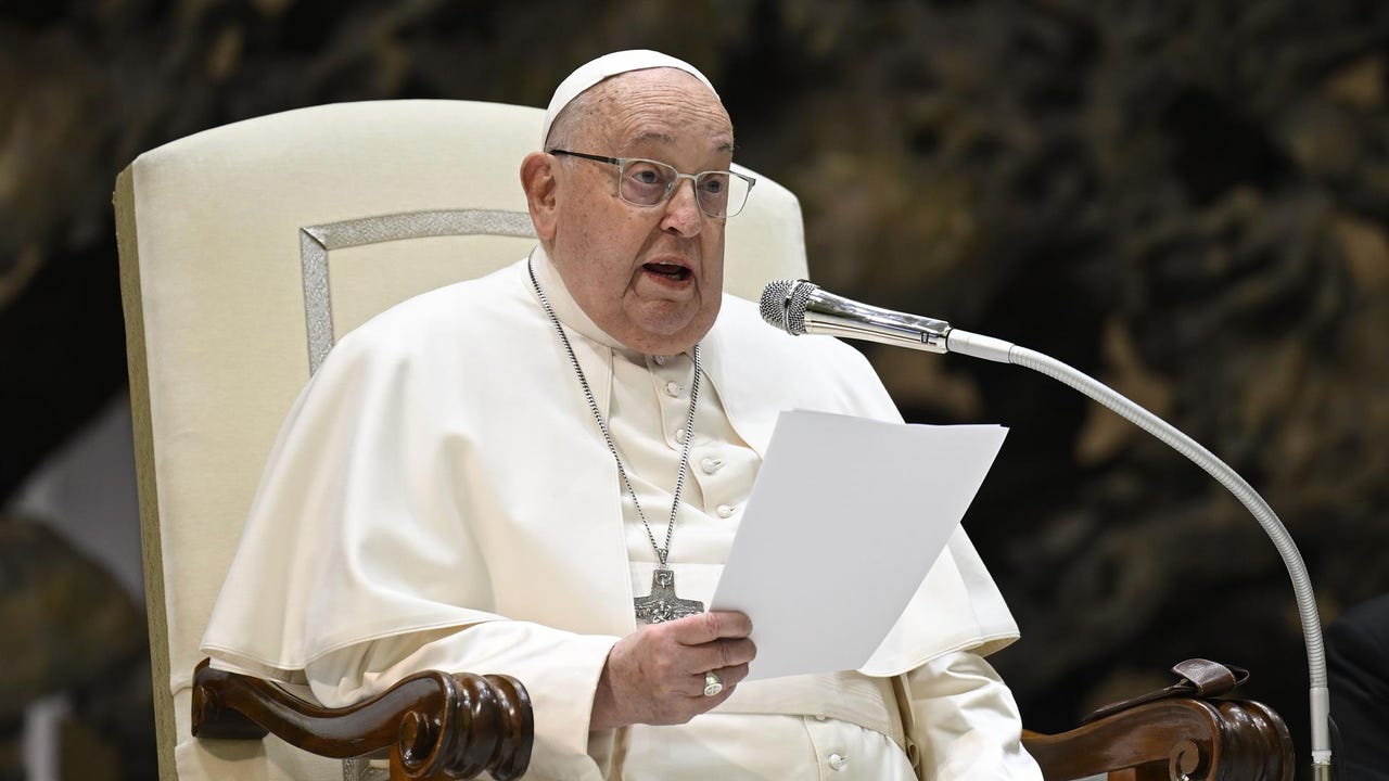 El Papa durmió toda la noche tras horas difíciles