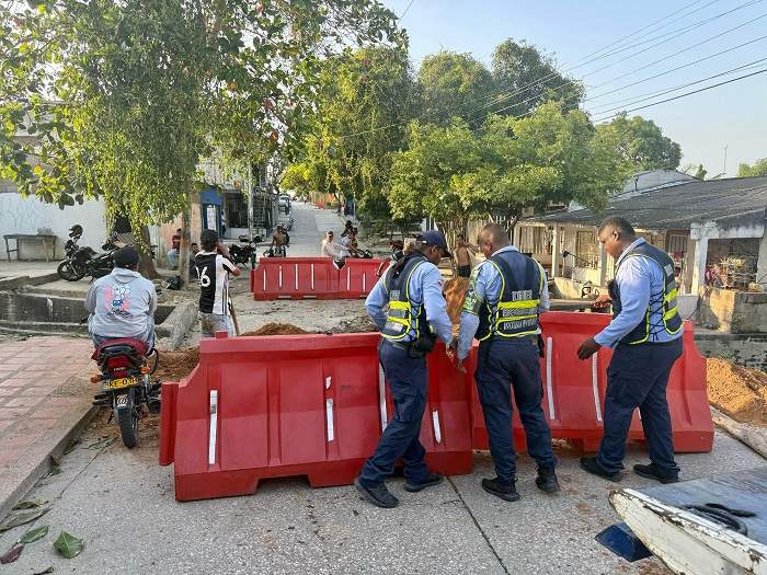 Contingencia en la vía principal del barrio Libertad