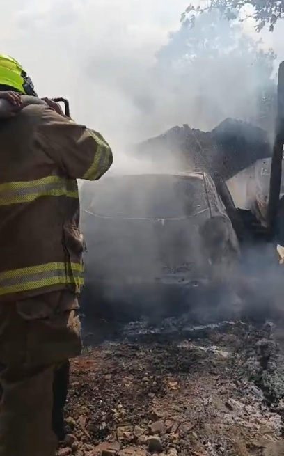 Tres carros y tres motos entre las pérdidas que dejó incendio en El Poblado