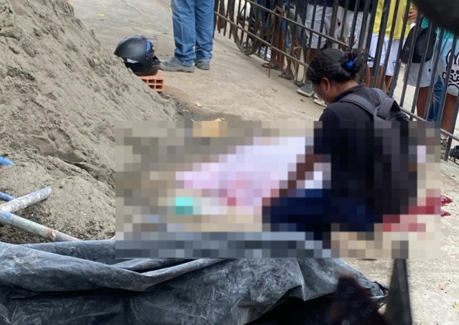 Cayó de un andamio y se mató