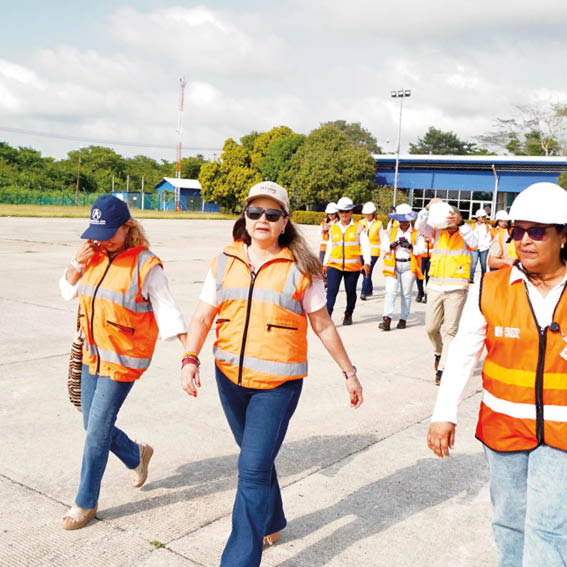 Mintransporte inspeccionó obras de Aeropuerto de Tolú