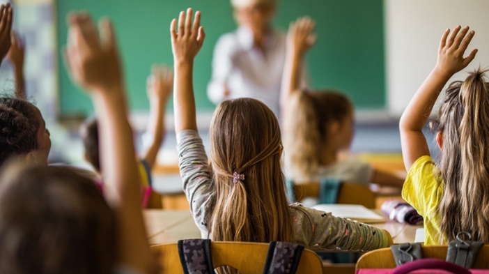 Ajustan jornada escolar y laboral en colegios públicos