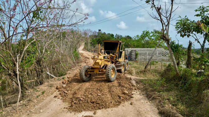 Gobernación mejora 22 kilómetros de vía en zona rural
