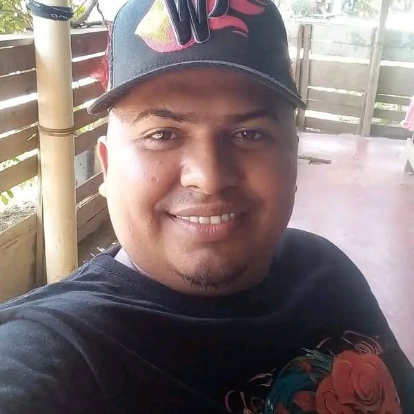 Le apuntaron con  un arma y se lo llevaron