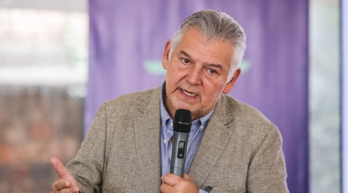 El día cívico le cuesta una millonada al país