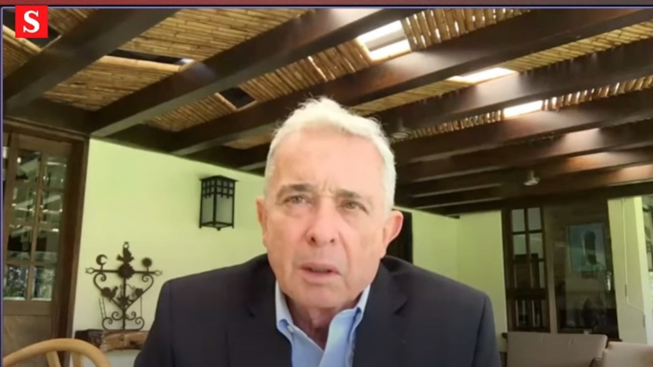 Corte ordenó suspensión de juicio contra Uribe