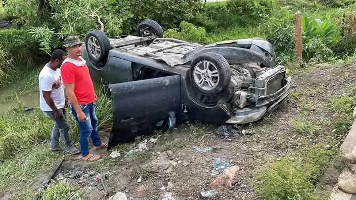 Accidente en Guaranda dejó heridos y daños materiales