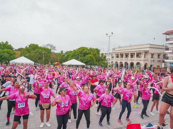 Cierran Mes de la Mujer con carrera deportiva