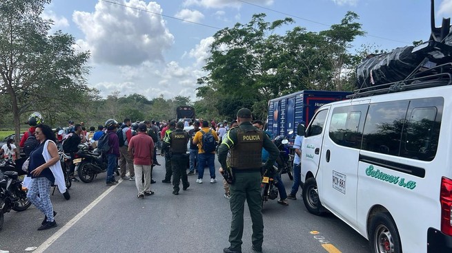 Bloqueos paralizaron vías principales de Córdoba