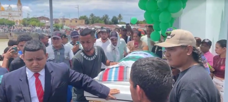 Restos de 'Chirimoya' fueron paseados por Ayapel