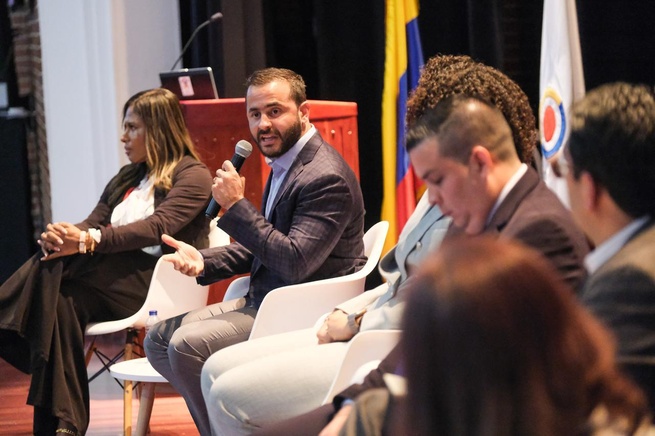 Reconocimiento salarial o becas para estudio a los consejeros de juventudes