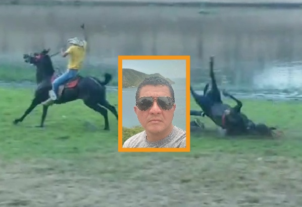Se cayó de un caballo y murió