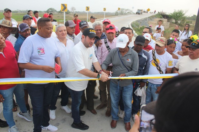 En Lorica inauguraron corredor vial rural
