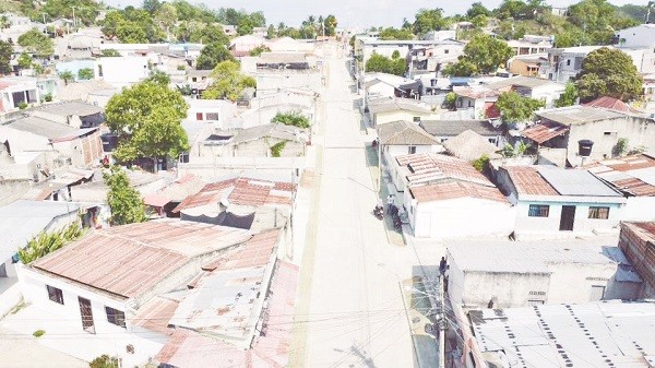 Habitantes de El Bolsillo, cuentan con calle pavimentada