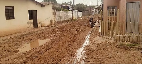 Piden a Aguas de Sucre y a contratista que solucionen situación en Santiago Apóstol