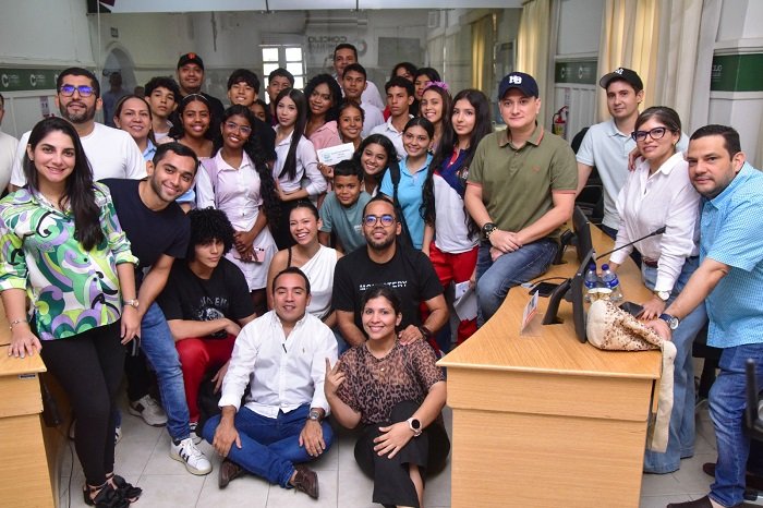 En su día los niños viven la democracia