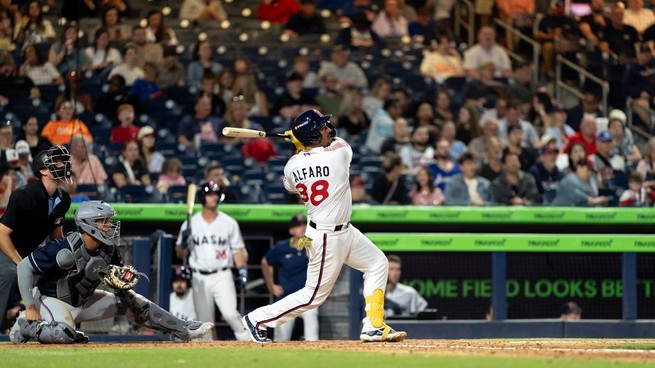 Alfaro rompió su récord de jonrones