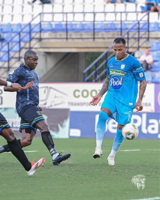 'Topo' Rentería tercer histórico goleador de Jaguares