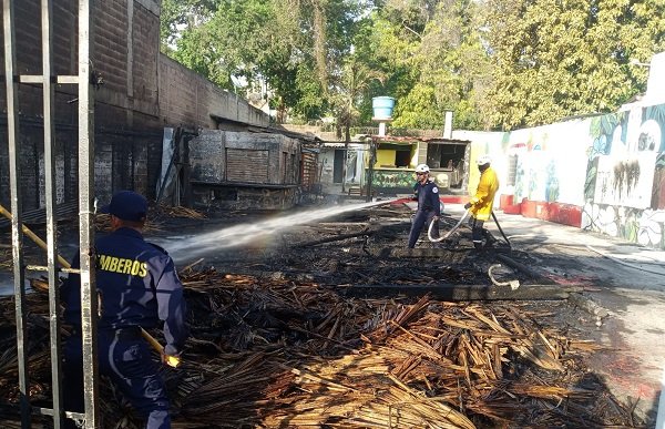 Llamas arrasaron con establecimiento comercial en Sincelejo
