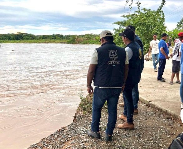 Gobernación atiende emergencia por caída de puente en Tierralta