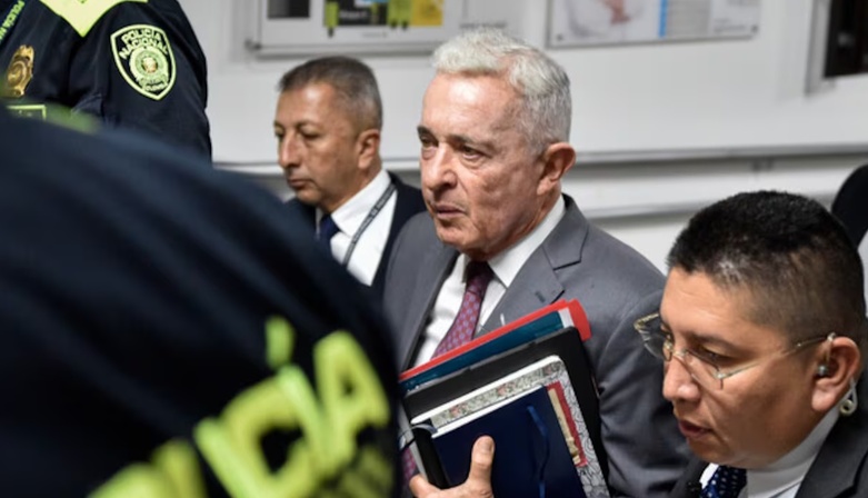 Apagón en España aplazó el juicio contra el expresidente Álvaro Uribe