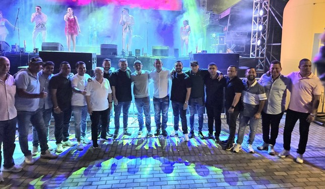 12 con Espitia, más piden pista