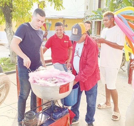 Alcalde Assad Cure y gestora Julia Vidal  regalan un día inolvidable a los niños de Sucre - Sucre