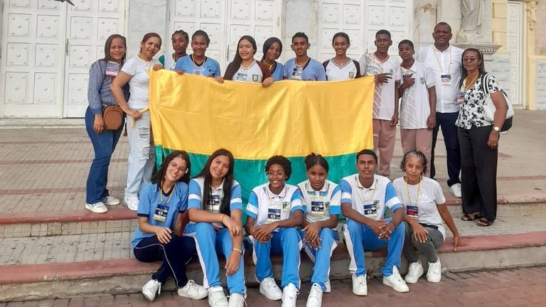 Contribuyen para una educación superior