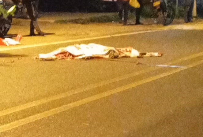 Polizón murió atropellado por una tractomula