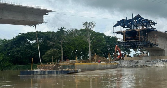 Puente Marralú a punto de unirse