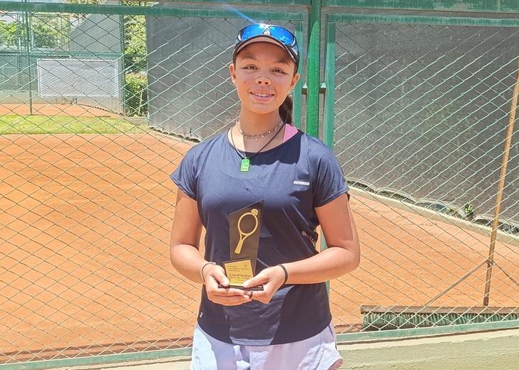 Tenista Camila Marrugo sigue alzando trofeos
