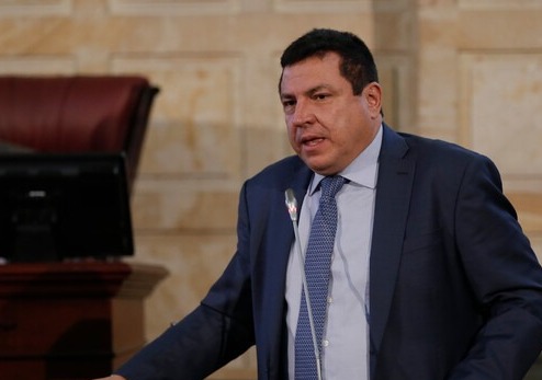 Consulta es una farsa y una estrategia política