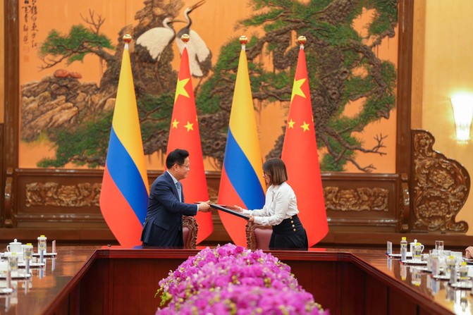 Colombia firmó la ruta de la seda con China: ¿Qué conlleva?