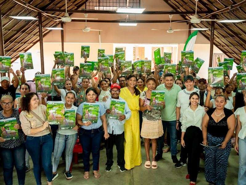 Entregan títulos de propiedad en Morroa