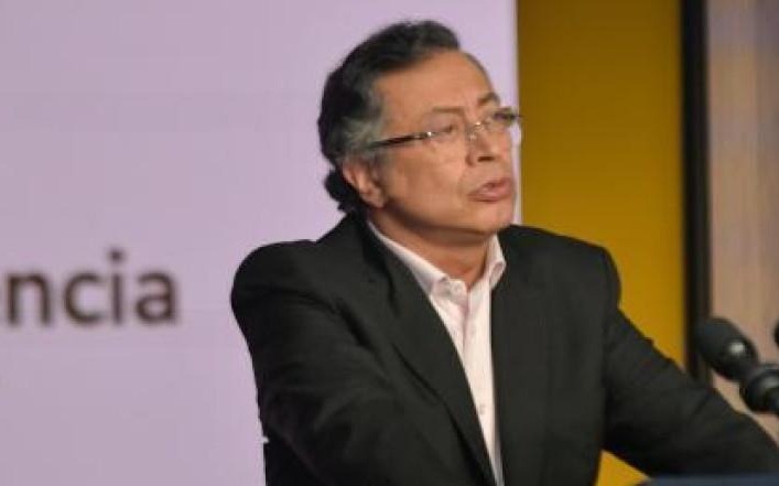 Petro suma nueva pregunta a su fallida consulta popular