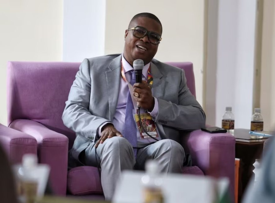 Exembajador de Ghana, investigado por violencia intrafamiliar, regresa al Gobierno Petro