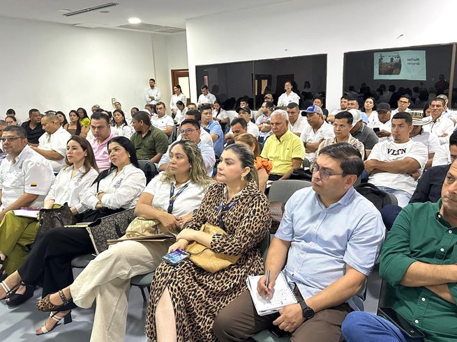 Gobernación de Córdoba, alcaldes y UApA revisan alternativas para garantizar continuidad del PAE
