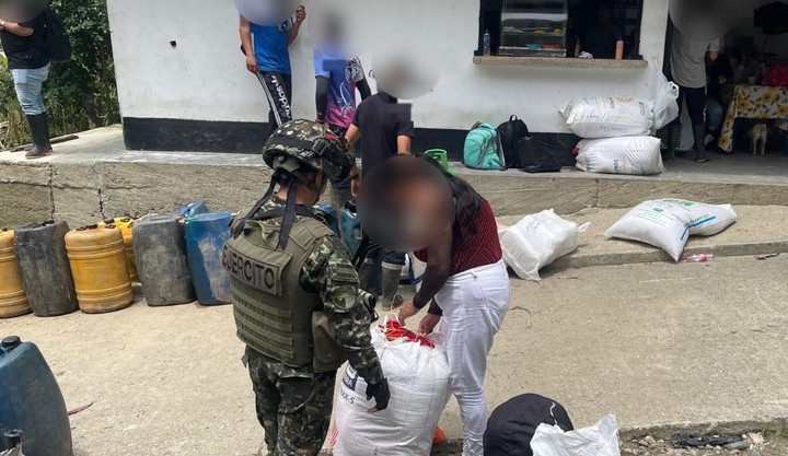 Tropas del Ejército Nacional ayudaron al regreso seguro de los pobladores en Antioquia
