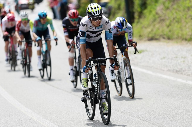 Egan y Einer, en el top-10 del Giro