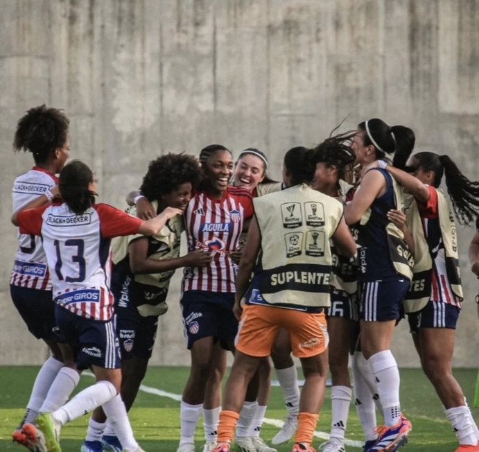 Exentrenadora de Junior denuncia a jugadoras por amaño de partidos